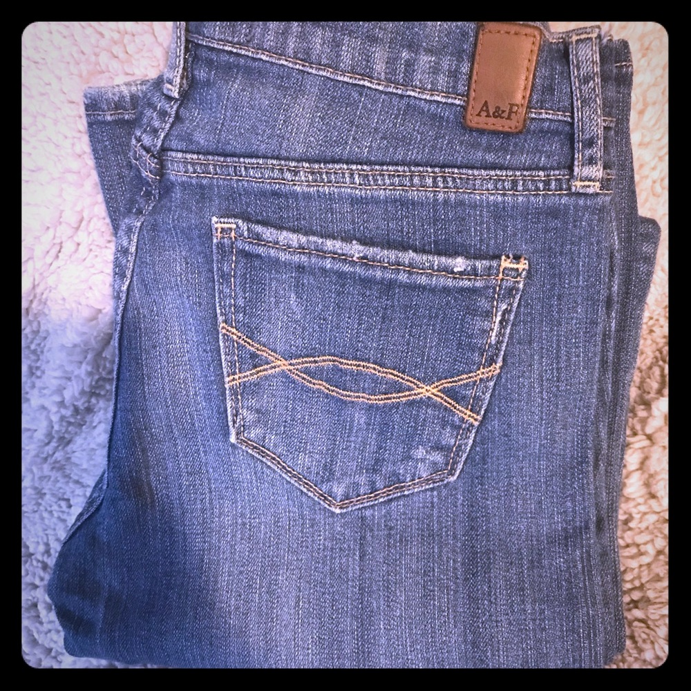 (5/$30) Abercrombie & Fitch women’s size (4L) light jeans